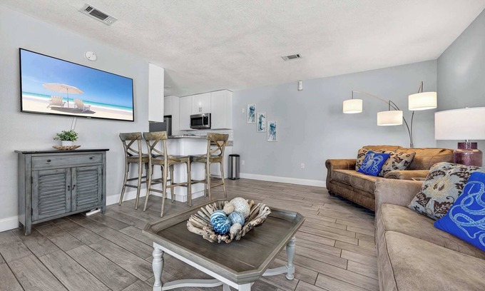 Miramar Beach Condo | Winter Rates! Miramar Beach Oasis