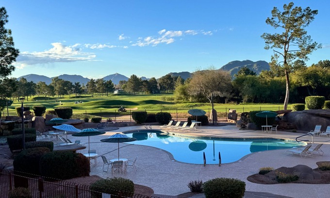 Paradise Valley Village Condo | Winter special at best unit in Anasazi Village.