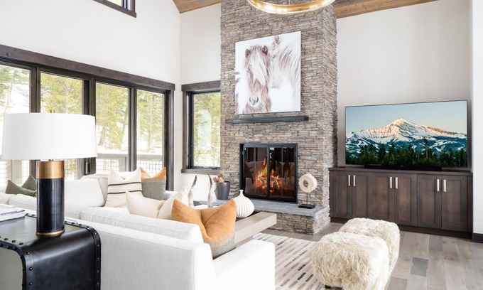 Spanish Peaks House | Winter Stays! Luxury, Ski-In Ski-Out Access, Mountain Cabin! Game Room! Fireplace! Hot Tub!
