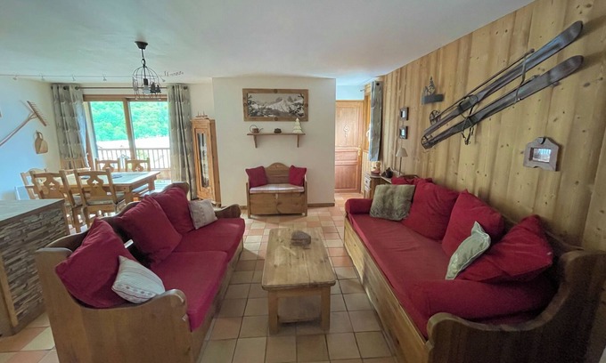 Saint-Sorlin-d'Arves Apartment | Winter/summer resort apartment for 6 people 55m² with fireplace and private garage