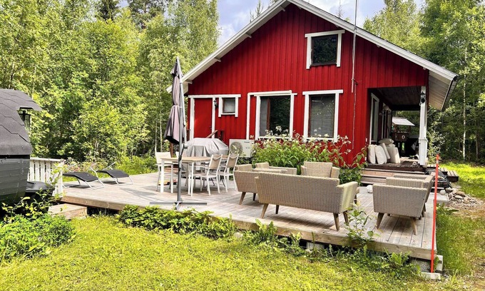 Iltasmaki Cabin | Winter Wonderland Cabin in Hämeenlinna, Finland