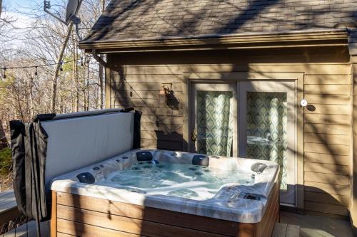 Nellysford House | Wintergreen Springjacuzzifirepitpool Access