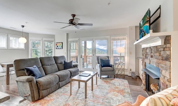 Banner Elk Condo | Wintergreens R1711-Mountain Condo, Mountain View, Gated Resort, Indoor/Outdoor Pools and Hot Tub,.