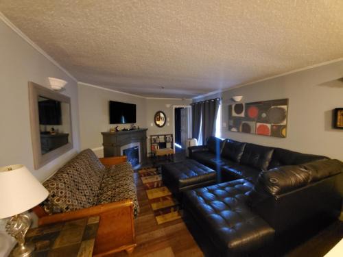 Ghent Apartment | Winterplace Condos - Ski In Ski Out! E101