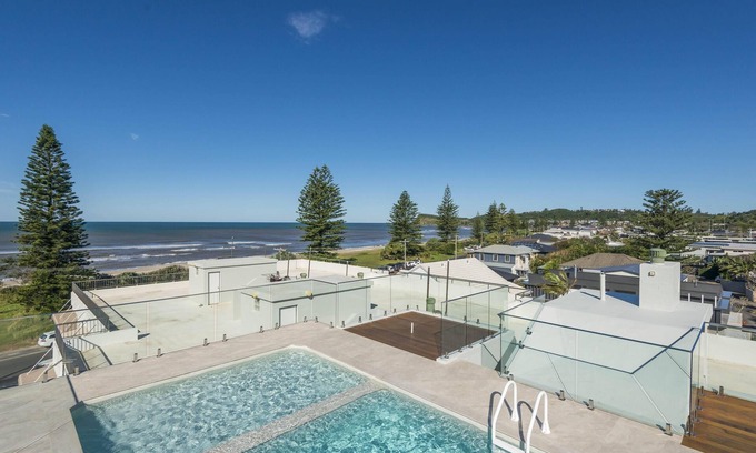 North Creek Apartment | Wintersview 2 - Beach Frontage Apartment