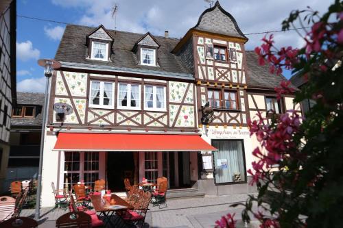 Kobern-Gondorf House | Winzerhäuschen am Brunnen