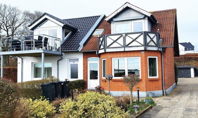 Nykobing Mors House | Wirklich Schönes Stadthaus mit Panoramablick auf Klosterbugten