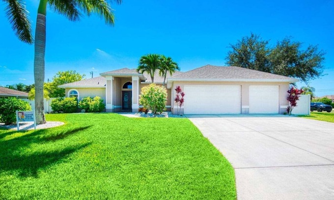 Caloosahatchee House | Wischis Florida Home - Sunny Paradise