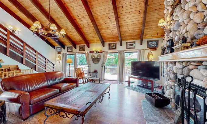 Bass Lake House | Wishing Well Cabin