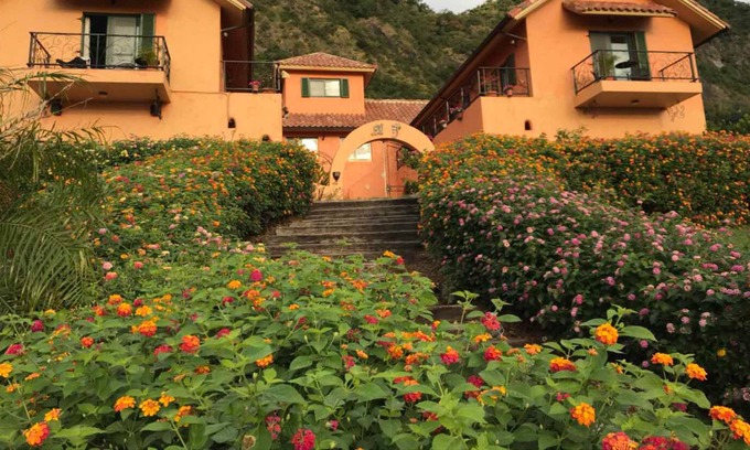 Donghe Bed & Breakfast | Wishingwell B&B