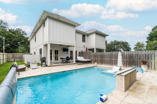 Southeast Pensacola House | Wisteria Escape - East Hill