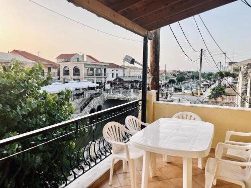 Melikia House | Wisteria House
