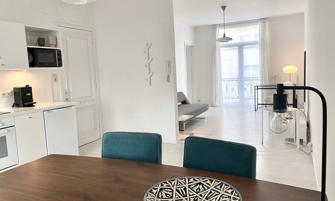 Brussels Apartment | Wit II, Near Metro, Train n7670