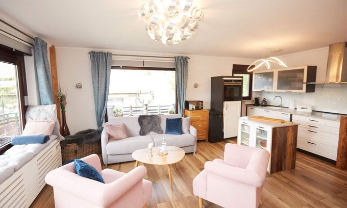 Verwaltungsgemeinschaft Hornergruppe Apartment | With swimming pool, SW - balcony view of the mountains, incl. mountain railway tickets in summer