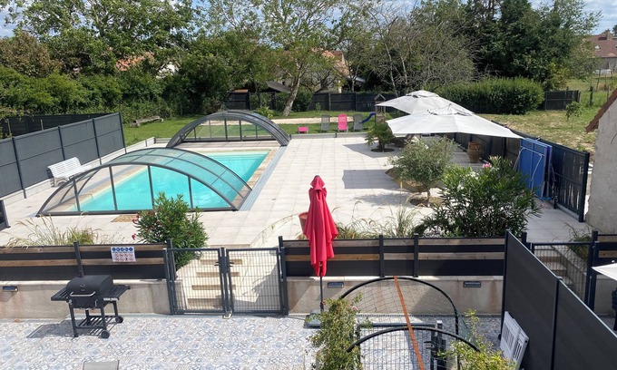 Maslives Other | With swimming pools Au porte de chambord Les trois clefs 14 people