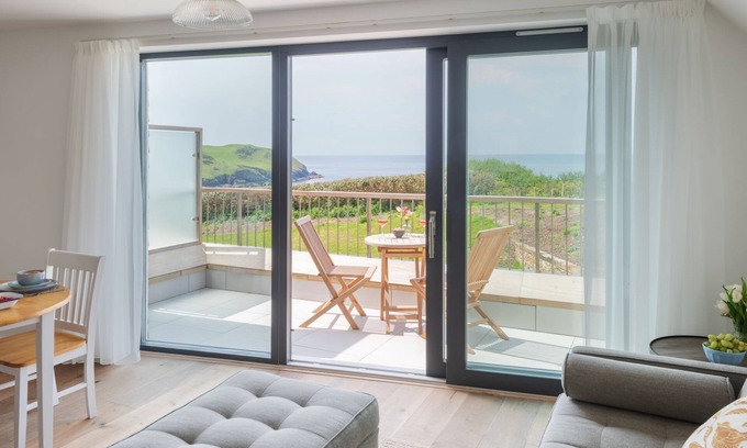 Hope-Cove Apartment | Withie Cove - a luxury coastal apartment footsteps from Hope Cove Beach