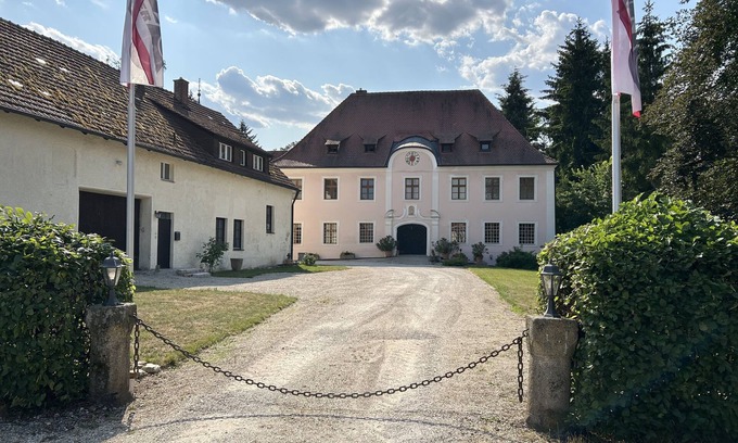 Holzhammer Apartment | Wohnen in Ehemaliger Brennerei auf Gut Holzhammer