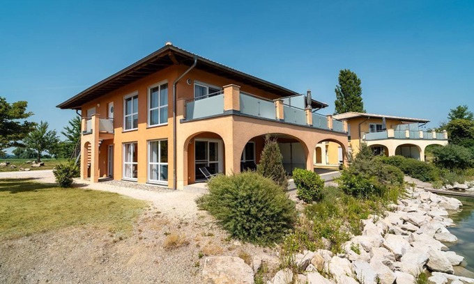 Leipheim Apartment | Wohnung F2 im Erdgeschoss Gemütlich im Mediterranen Stil Eingerichtet