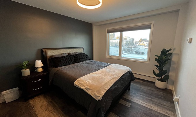 Downtown Anchorage Condo | Wolf's Condo Downtown Anchorage - Recently remodeled