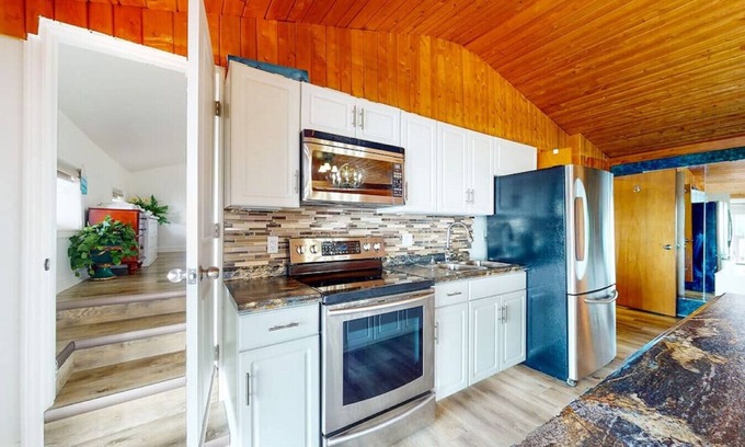 Wollaston House | Wollaston Castle with a Gorgeous Waterfront