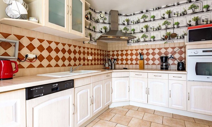Bolleville House | Wonderful private villa for 6 guests with WIFI, TV, terrace, pets allowed and parking