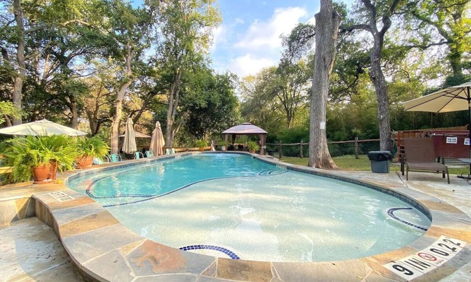 New Braunfels House | Wondercove, 7 Cozy Cottages, Secluded & Sleeps up to 54, on Lake Dunlap
