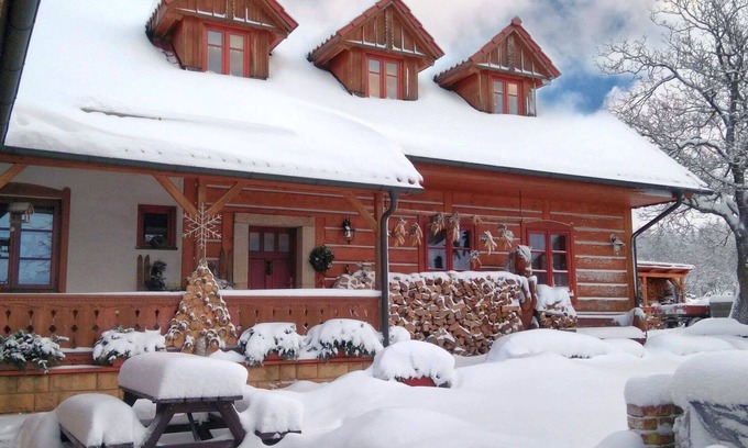 Uhlejov Villa | Wonderful private villa for 24 people with private pool, WIFI, TV, terrace, pets allowed and par.