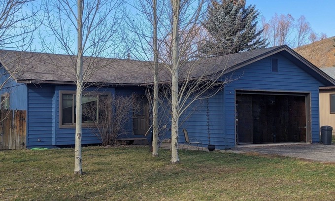 Jackson House | Wonderful 3 bedroom, big fenced yard, bike path access, Jackson Hole Wyoming