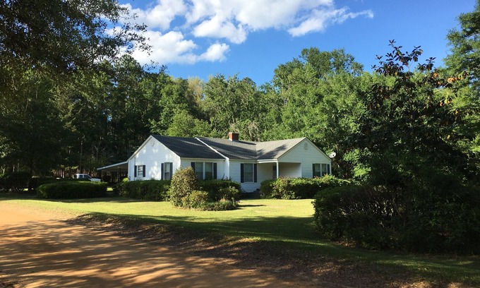 Blackshear House | Wonderful 3 Bedroom, 2 Bath home perfect for families and groups