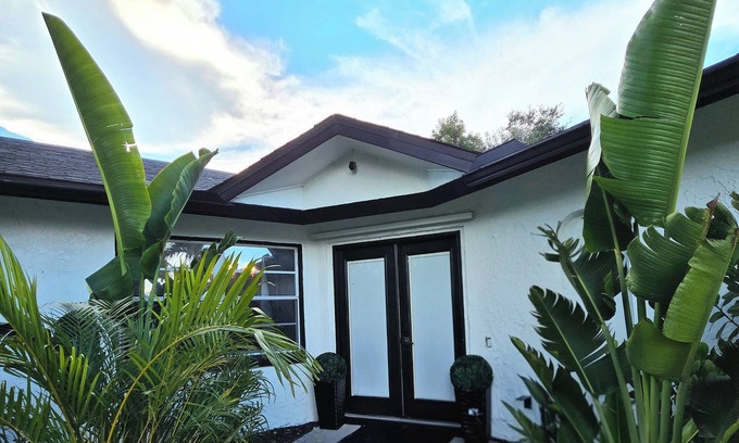 Caloosahatchee House | Wonderful 3-bedroom house with AC in Cape Coral