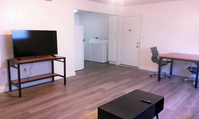 Kabrich Crescent Apartment | Wonderful Apartment in Hokie Nation!