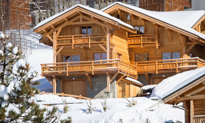 Mont-de-Lans Ski Chalet | Wonderful chalet, 50 m from the slopes