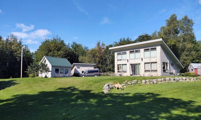 Blue Hill House | Wonderful Compound in lovely South Blue Hill with WiFi, AC . Has Guest House!