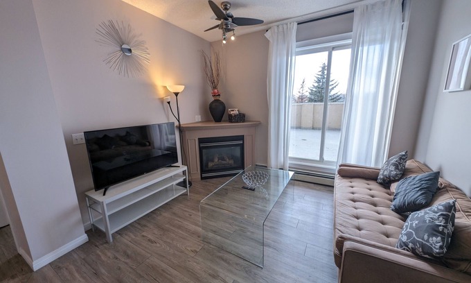 Crescent Heights Apartment | Wonderful Condo, Free Parking, Wi-Fi, Gym, & MORE