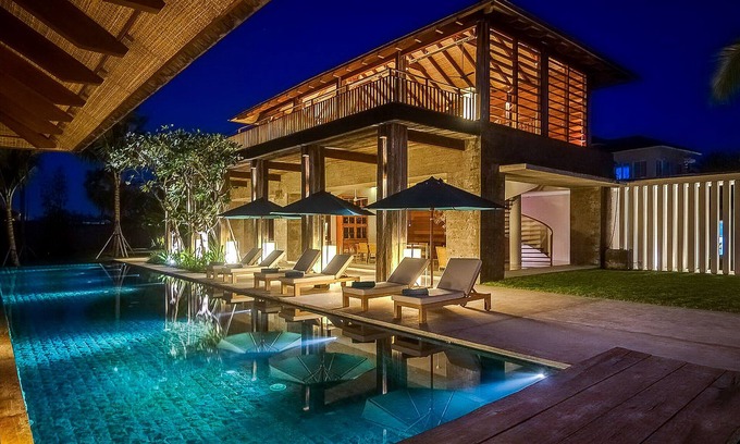 Batu Bolong Villa | Wonderful Estate of 5,900 sqm in Badung, Bali! (incl 12 pers)