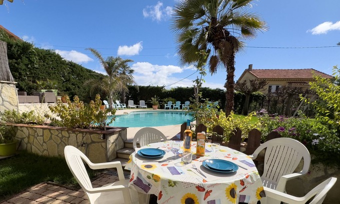 Mandelieu-La-Napoule Apartment | Wonderful 3-star app. in villa near Cannes, AIRCO-WIFI-GARDEN-BBQ