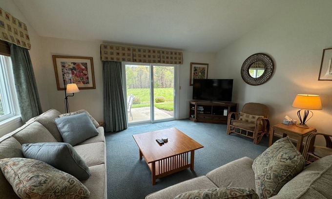 Brewster Condo | Wonderful freestanding condo in Ocean Edge in Allerton Village.