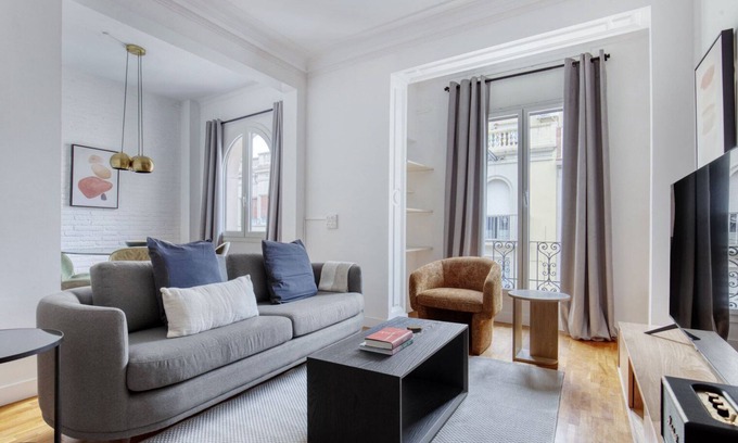 Sant Gervasi Apartment | Wonderful Galvany 2BR, Fully Furnished, by Blueground