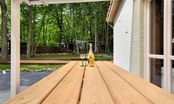 Sevry House | Wonderful Holiday Home in Beauaring with Sauna
