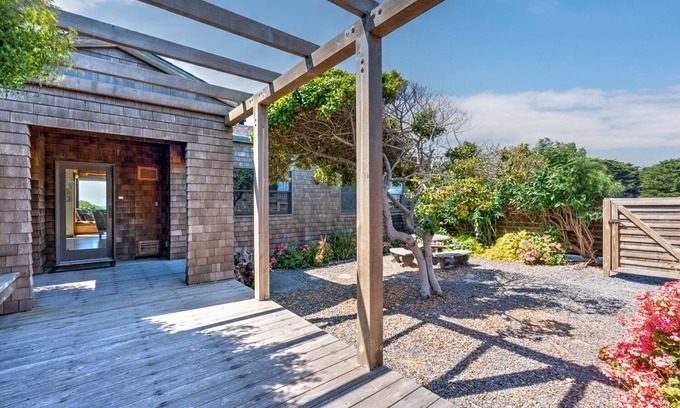 Sea Ranch House | Wonderful Home Just Steps to the Bluff Trail