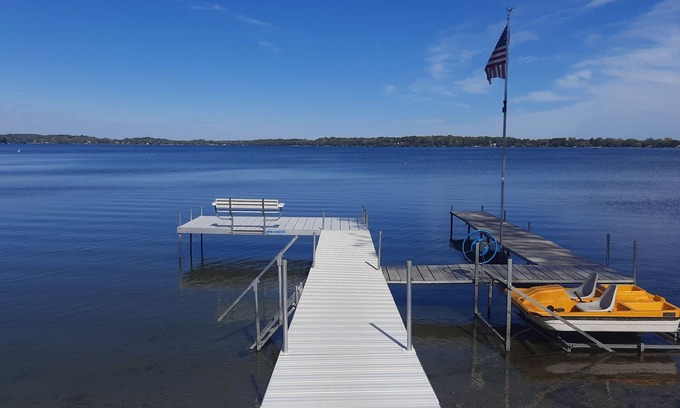 Lake Mills House | Wonderful home on beautiful Rock Lake!