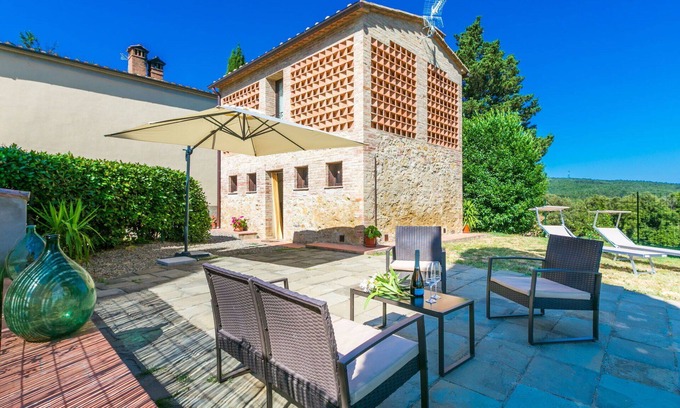 Castel San Gimignano House | Wonderful private villa for 4 people with WIFI, A/C, TV, patio, panoramic view and parking