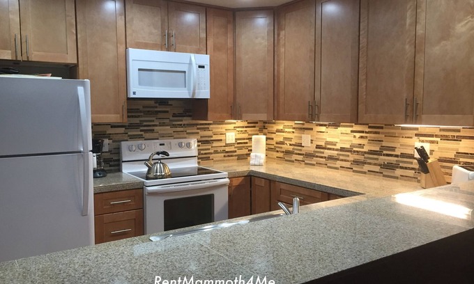 Mammoth Lakes Condo | Wonderful Location! Steps to Eagle lift! Spacious with cabin feel.