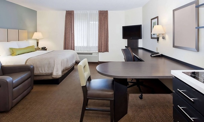 Horsham Apartment | Wonderful Place To Stay! Free Parking, Pets Allowed, Short Drive to Lukens Park