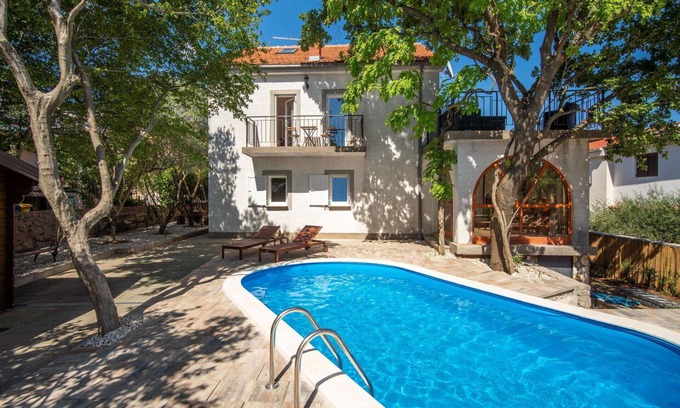 Kornic House | Wonderful private villa for 12 people with private pool, A/C, WIFI, TV, terrace and pets allowed
