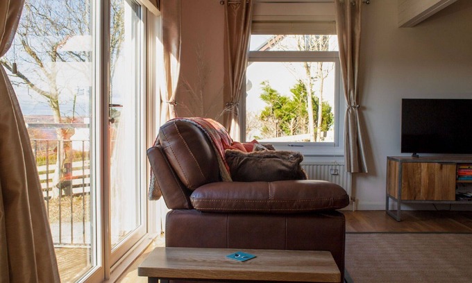 Eyre Villa | Wonderful private villa for 7 people with WIFI, TV, patio, pets allowed and panoramic view