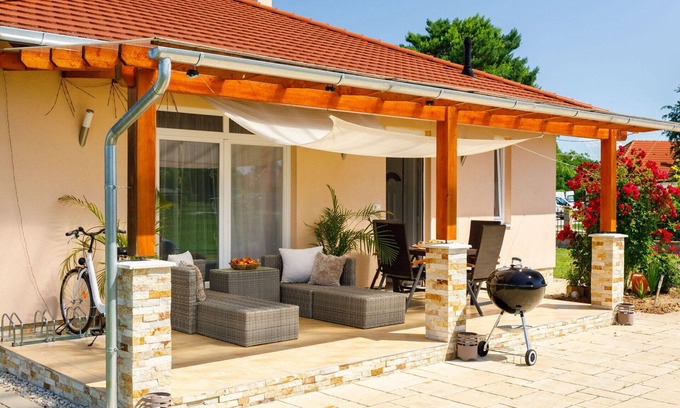 Balatonszemes House | Wonderful private villa for 6 people with private pool, WIFI, TV, terrace and parking