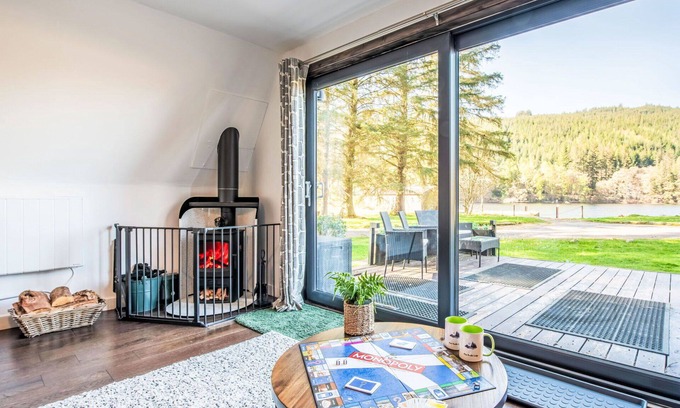 South Laggan House | Wonderful private villa for 6 people with WIFI, terrace and panoramic view