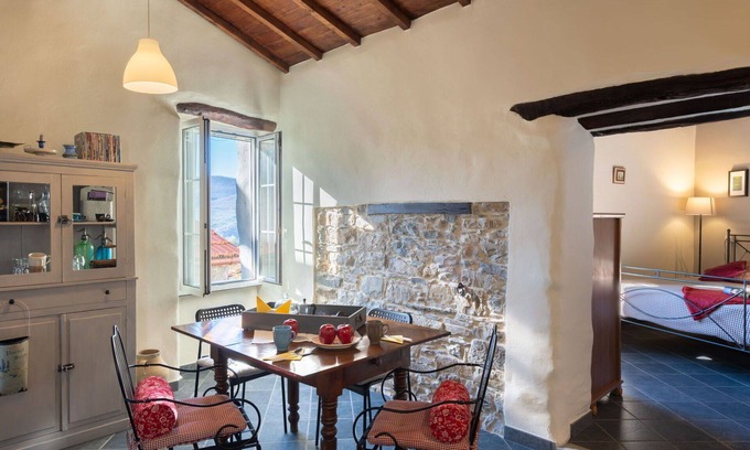 Chiusavecchia House | Wonderful private villa for 2 people with terrace