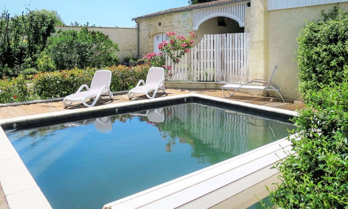 Vertheuil House | Wonderful private villa for 4 people with WIFI, private pool and terrace